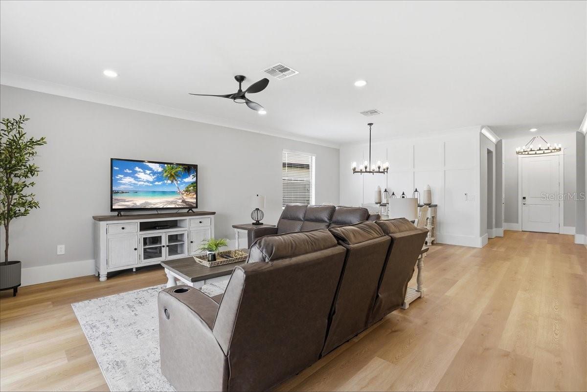Image 9 of 61 For 5309 Seal Isle Court