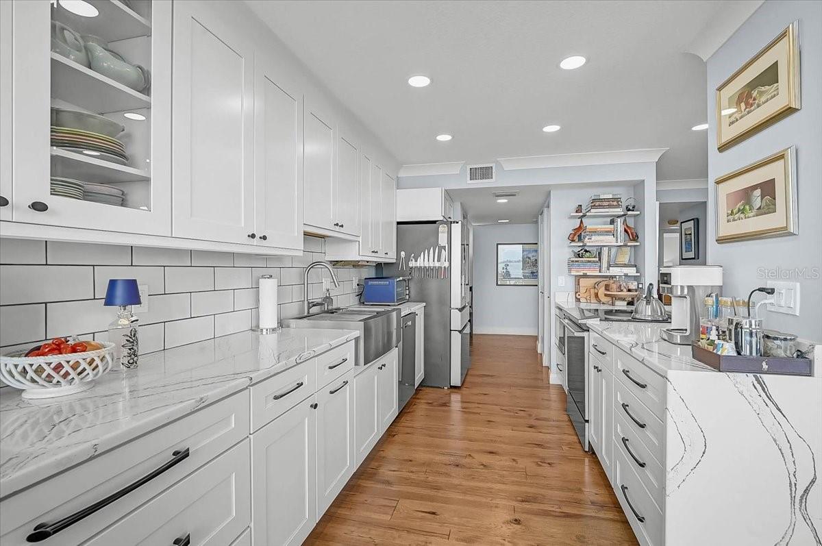 Image 11 of 100 For 1111 Gulfstream Avenue 7c