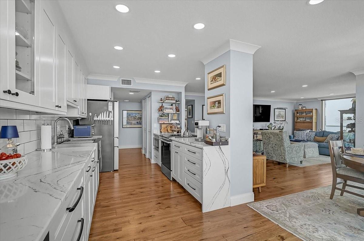 Image 12 of 100 For 1111 Gulfstream Avenue 7c