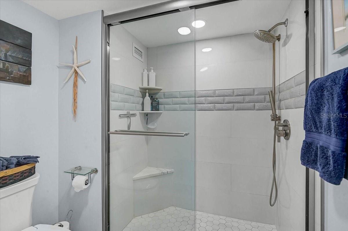 Image 37 of 100 For 1111 Gulfstream Avenue 7c
