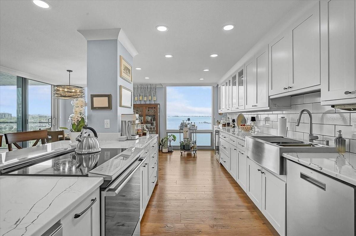 Image 9 of 100 For 1111 Gulfstream Avenue 7c
