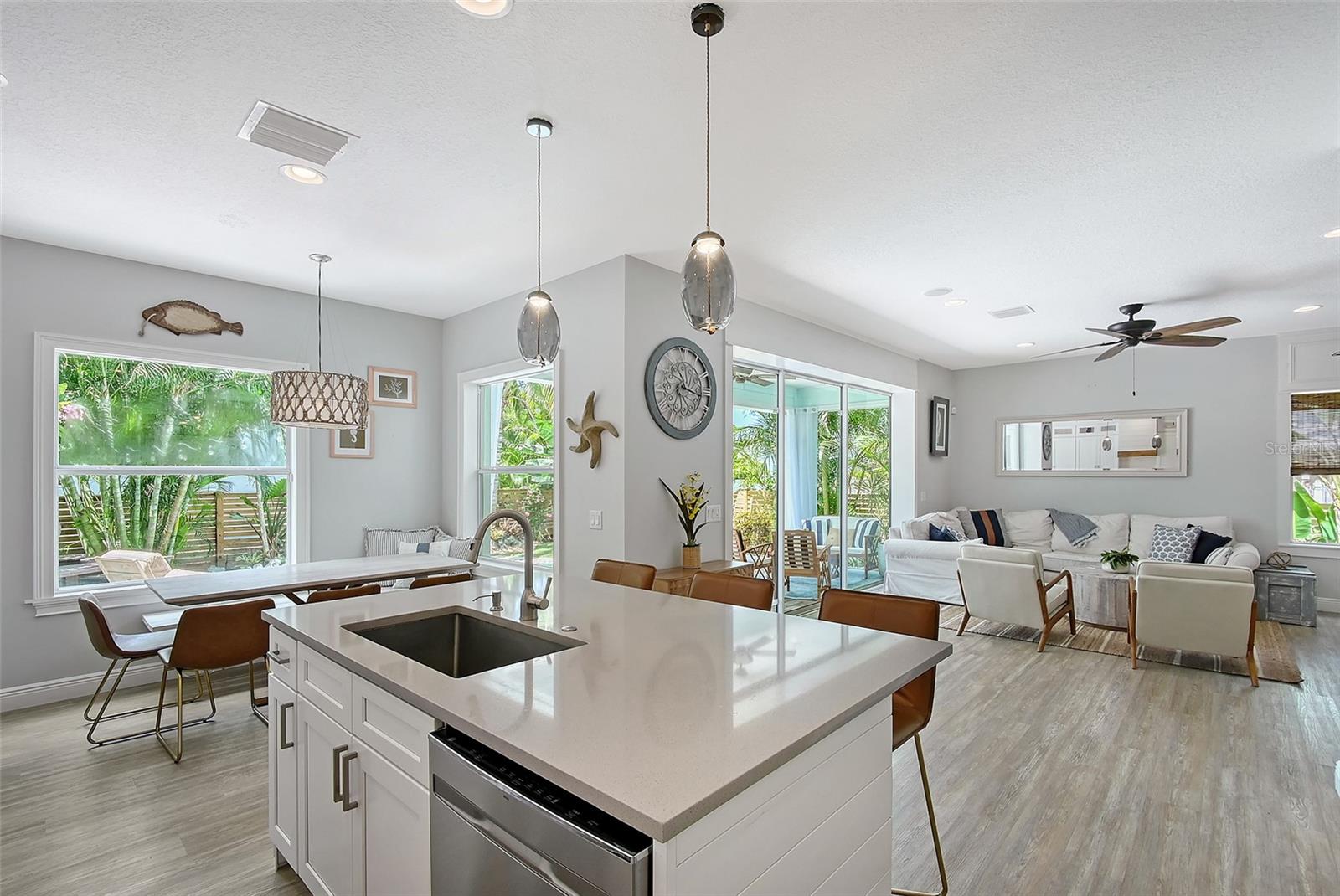 Image 16 of 73 For 1738 Siesta Drive