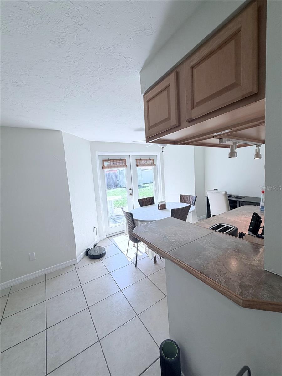 Image 10 of 26 For 3219 Cambridge Drive