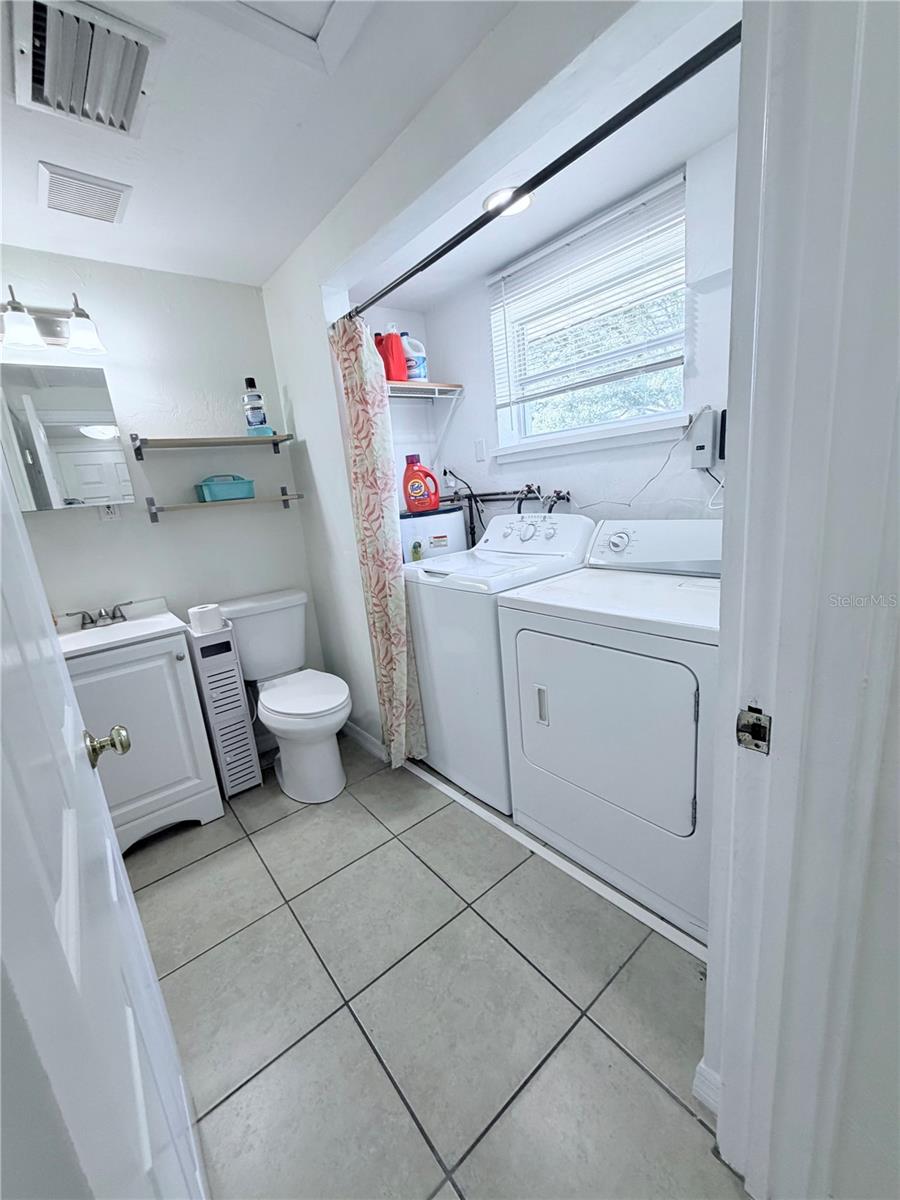 Image 18 of 26 For 3219 Cambridge Drive