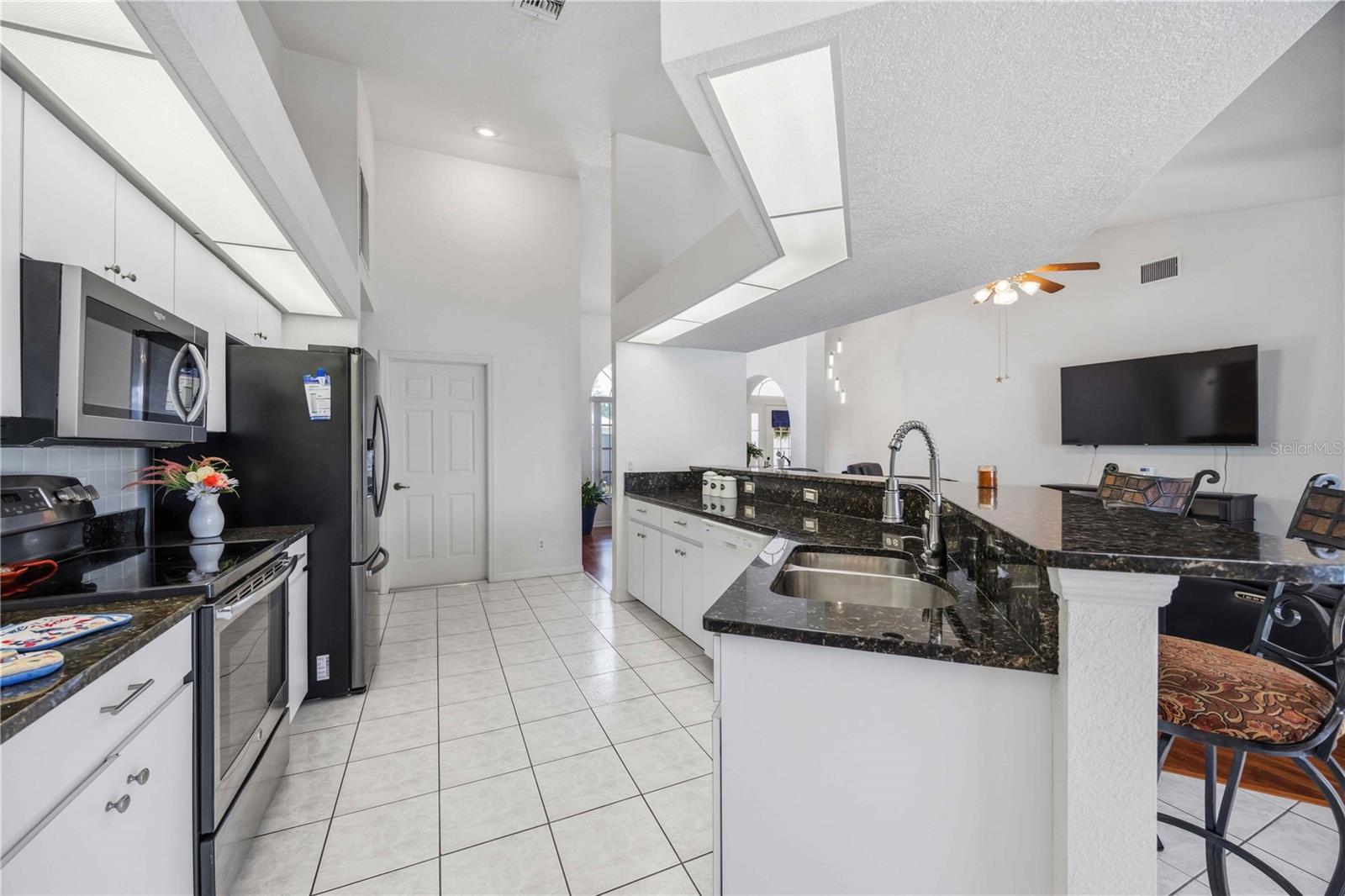 Image 13 of 55 For 23530 Clay Avenue