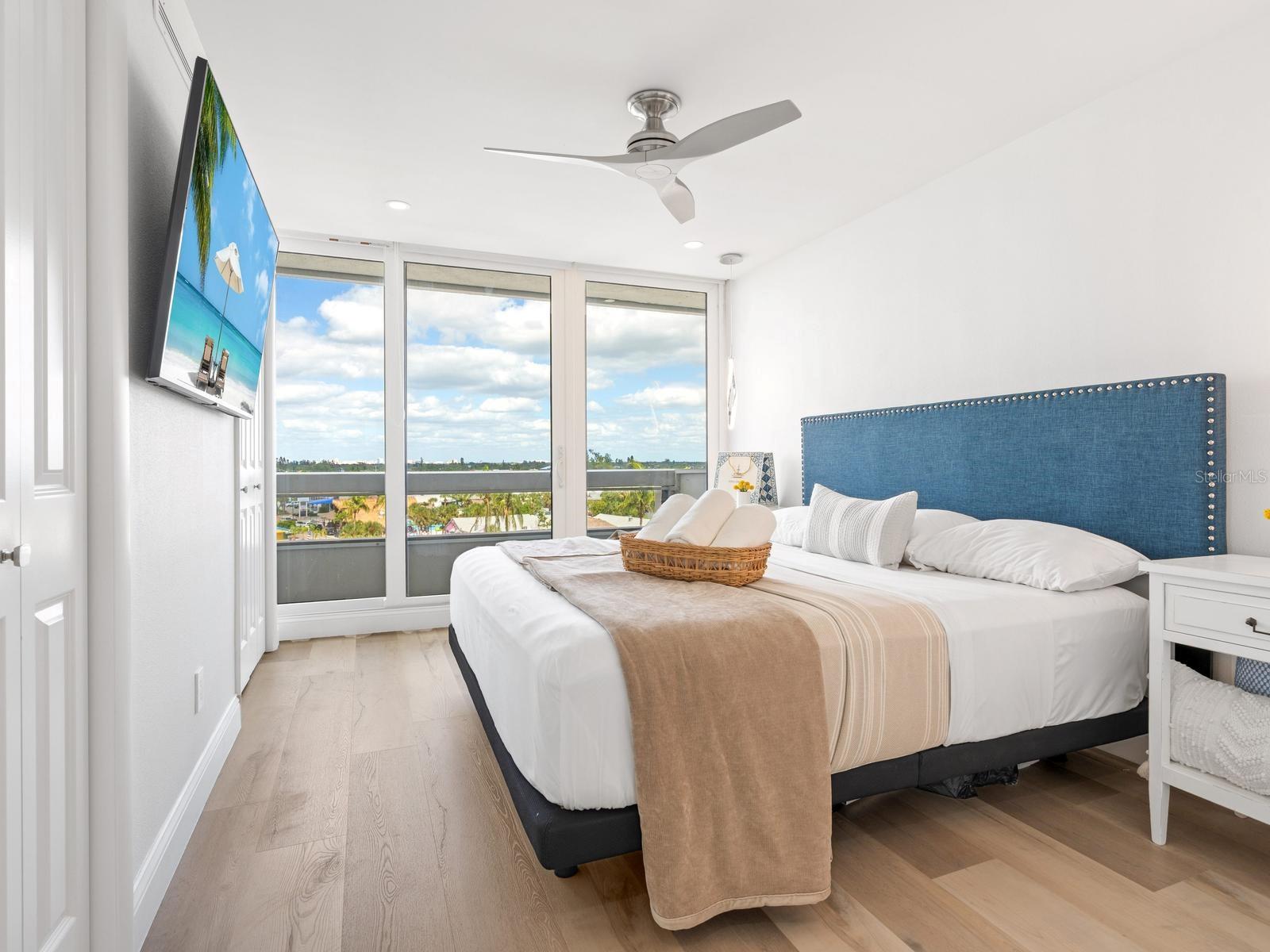 Image 32 of 65 For 5400 Ocean Boulevard 5-3