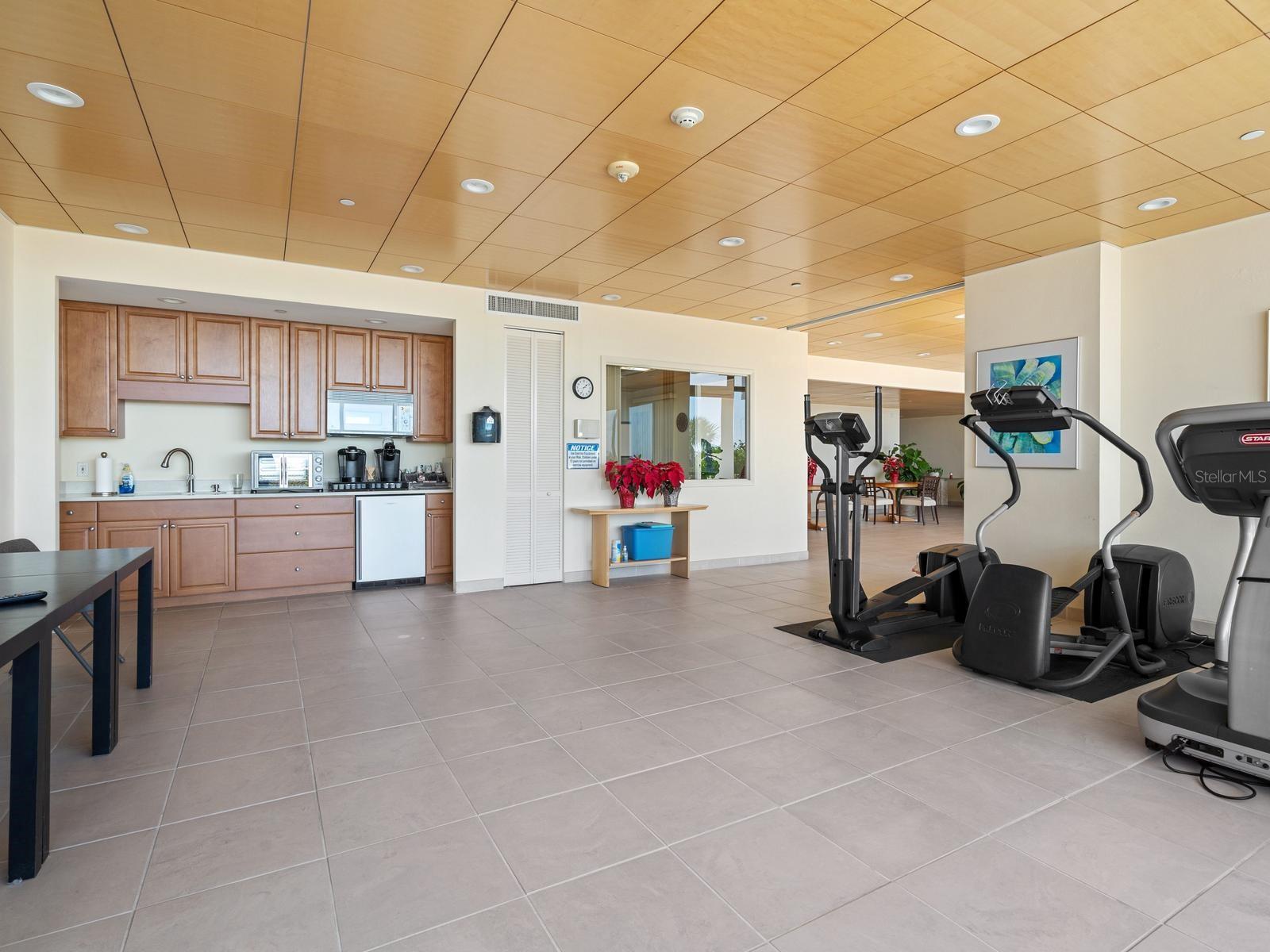 Image 43 of 65 For 5400 Ocean Boulevard 5-3