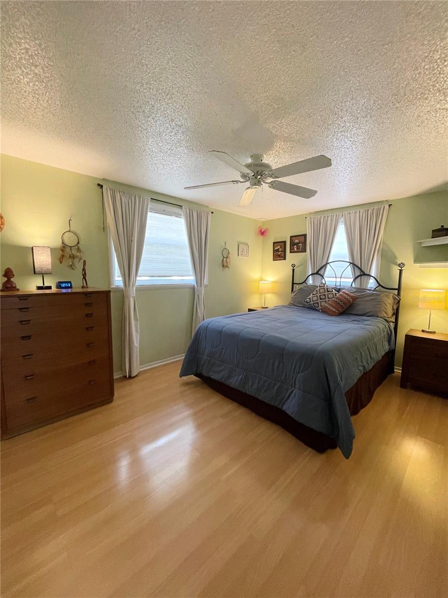 Image 11 of 28 For 6944 Larchmont Ave