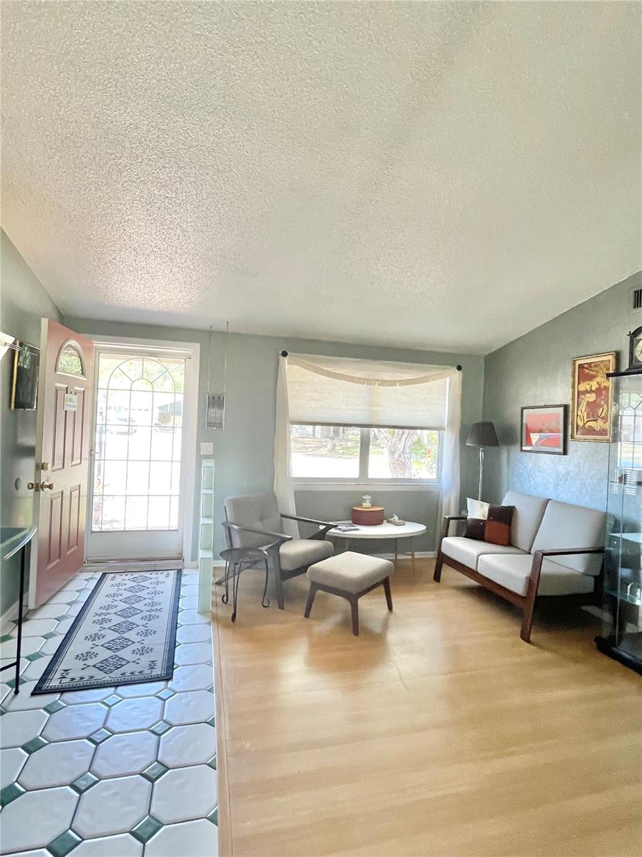 Image 2 of 28 For 6944 Larchmont Ave