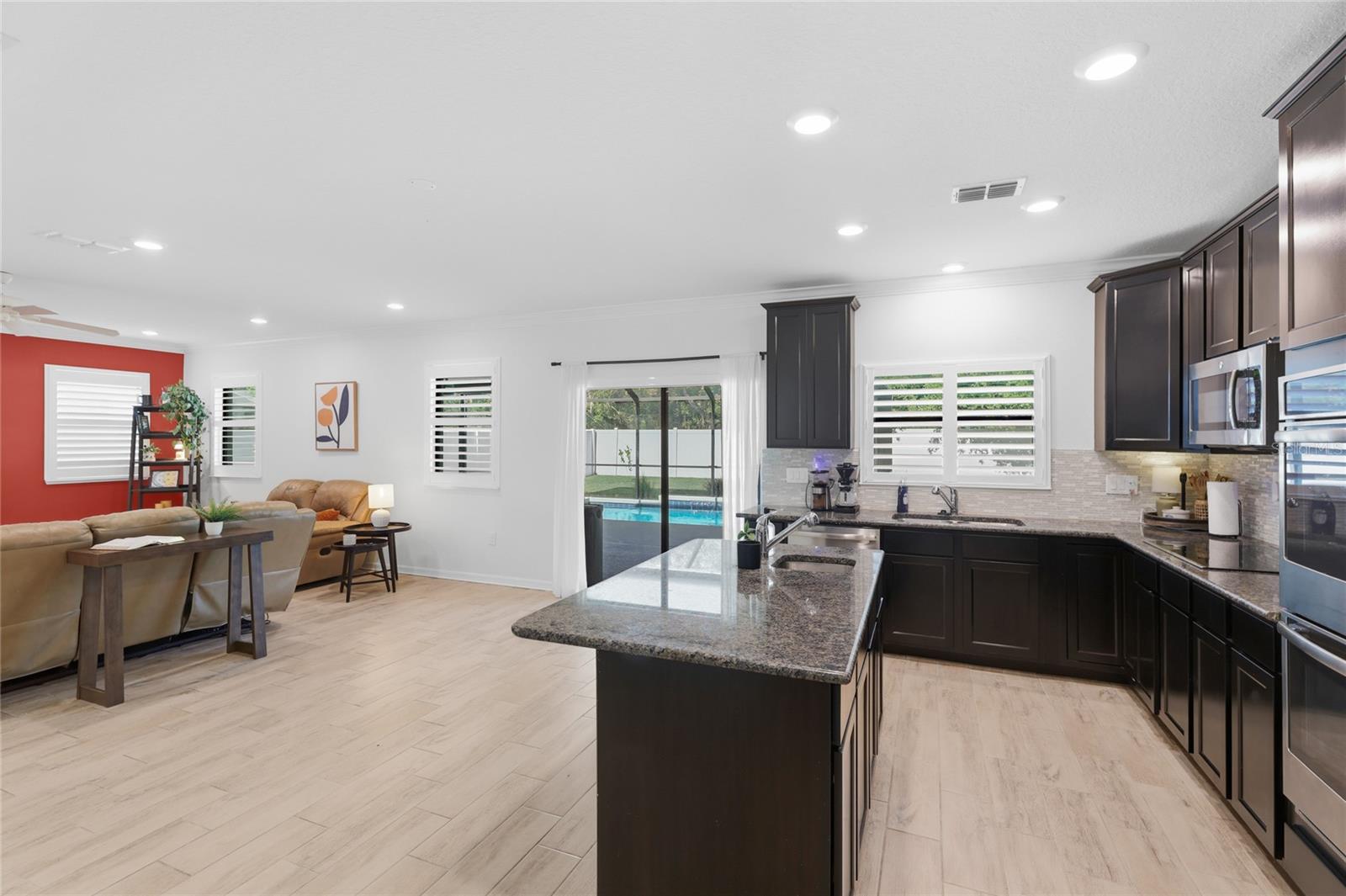 Image 14 of 49 For 4018 Lindever Lane