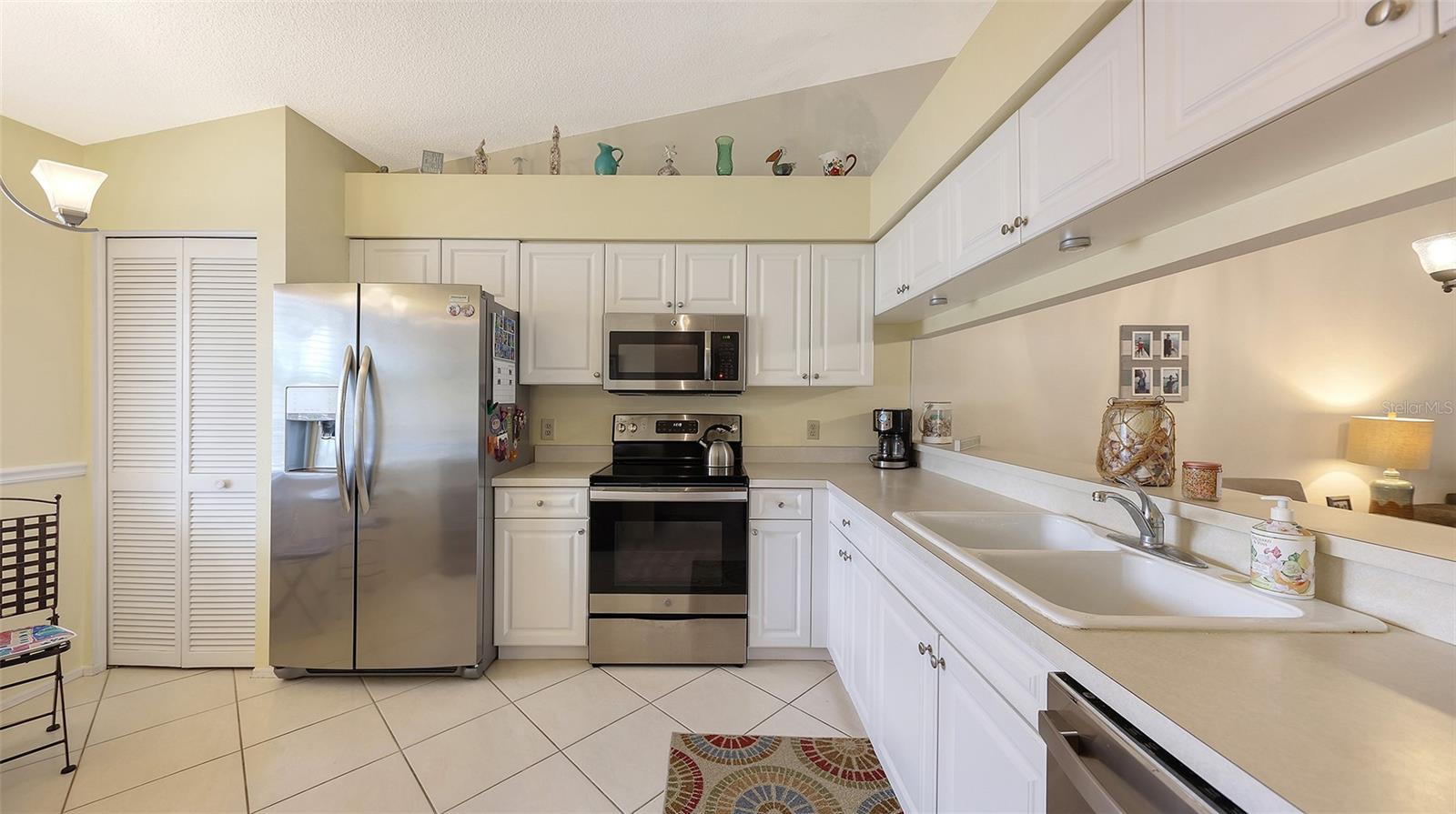 Image 14 of 44 For 4338 Madeira Court 3346