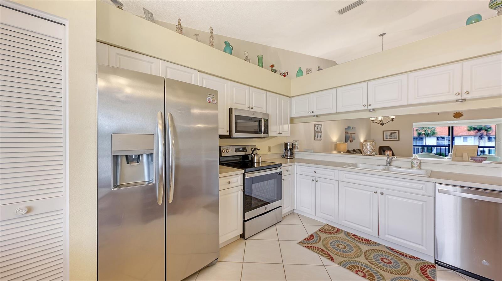 Image 15 of 44 For 4338 Madeira Court 3346