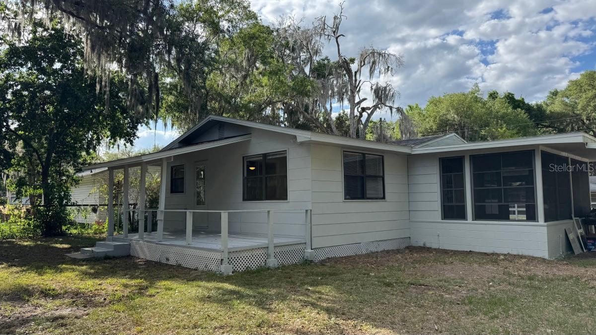 Details for 1051 Cr 464  , LAKE PANASOFFKEE, FL 33538