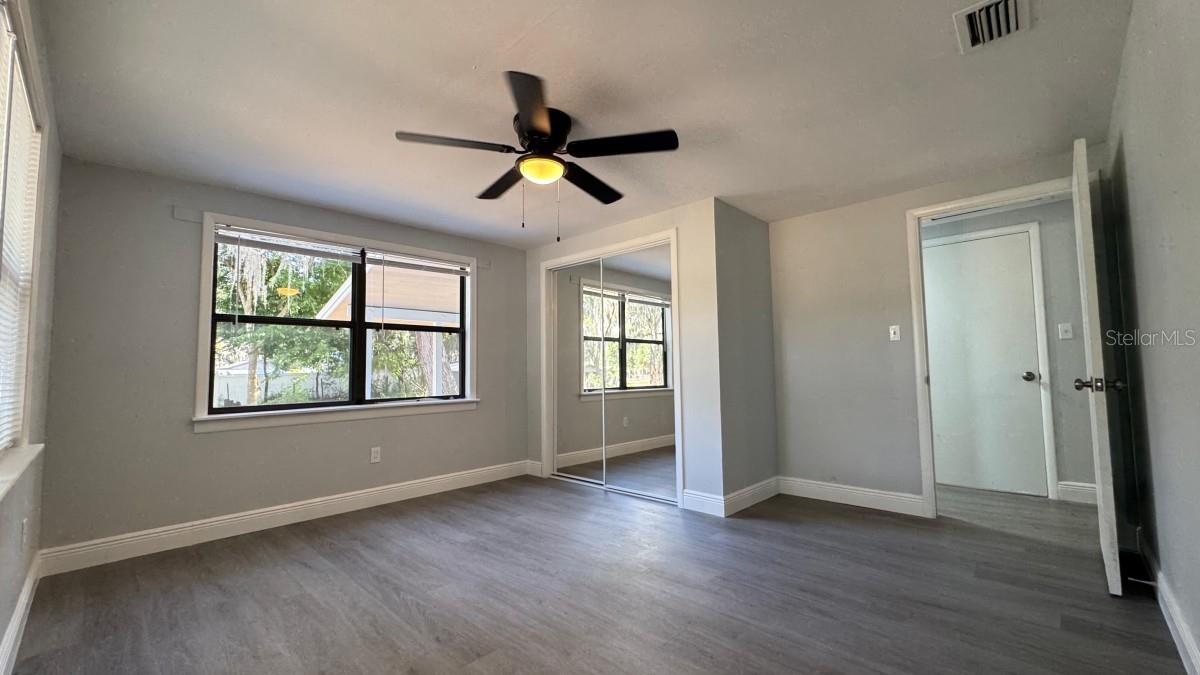 Image 7 of 12 For 1051 Cr 464  