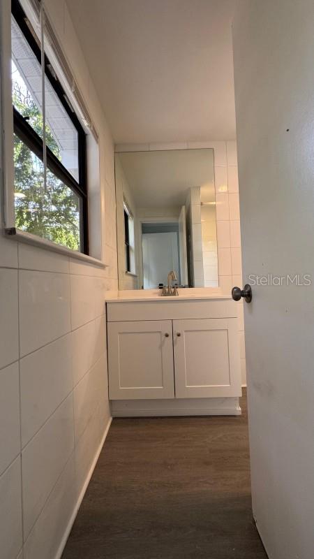 Image 8 of 12 For 1051 Cr 464  