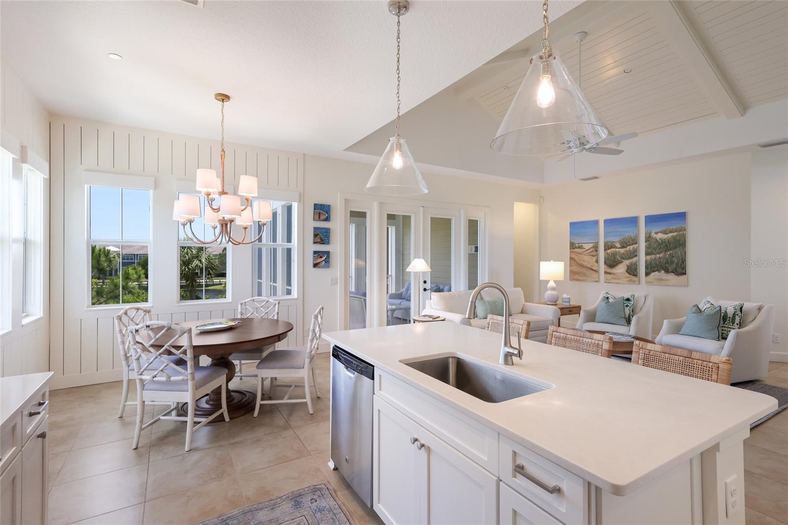 Image 14 of 70 For 258 Sapphire Lake Drive 202