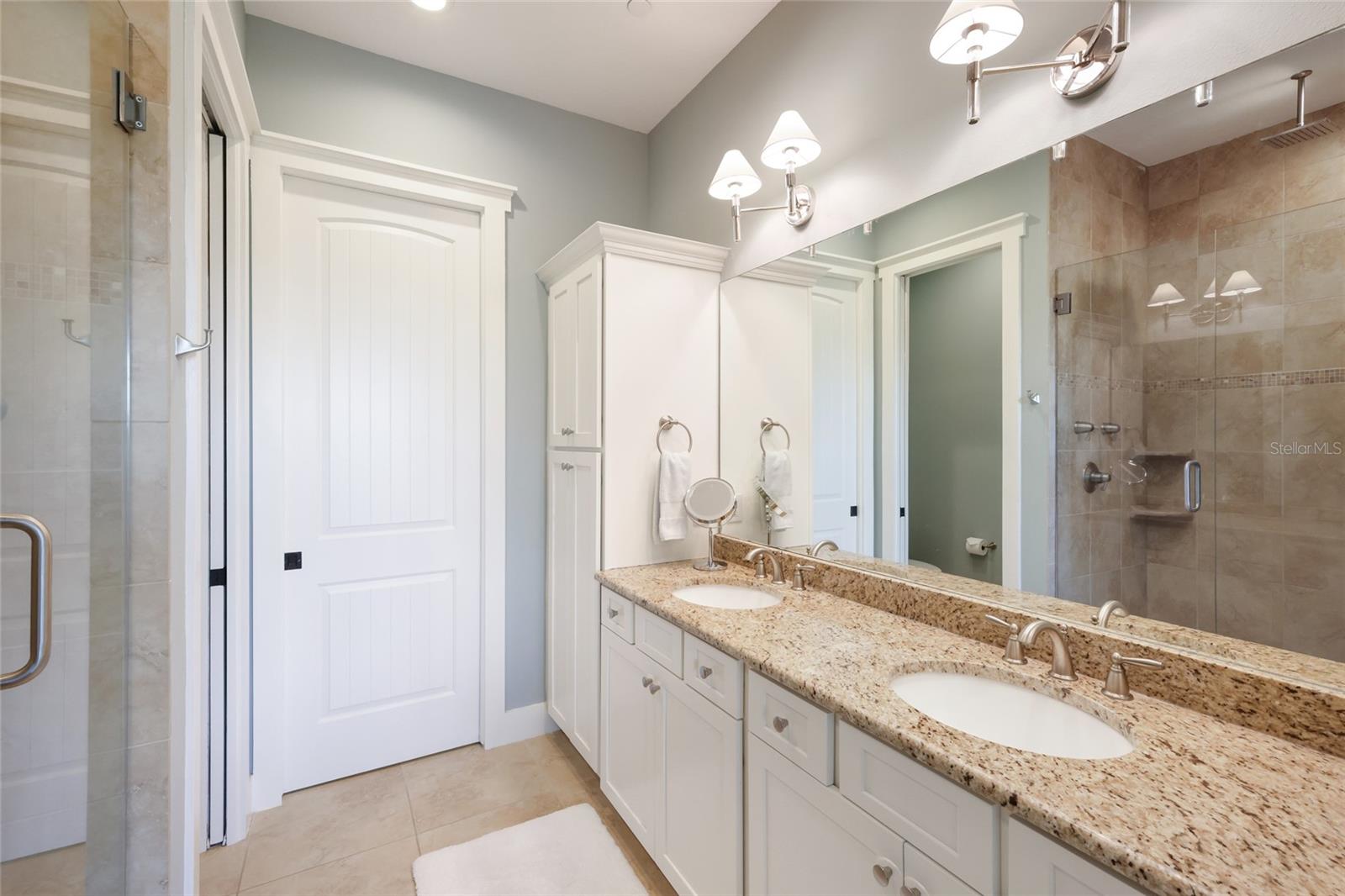 Image 21 of 70 For 258 Sapphire Lake Drive 202