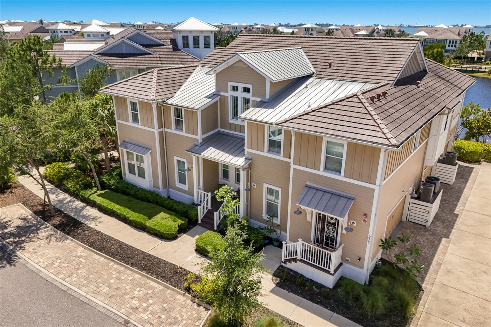Image 33 of 70 For 258 Sapphire Lake Drive 202