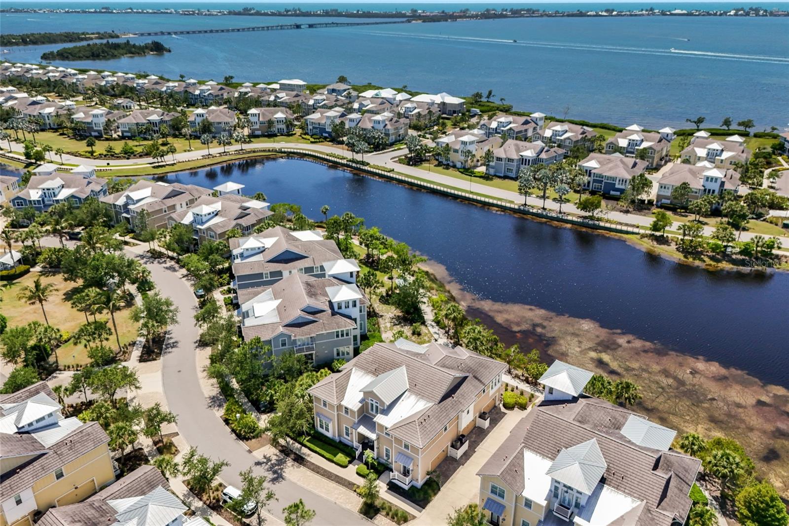 Image 34 of 70 For 258 Sapphire Lake Drive 202
