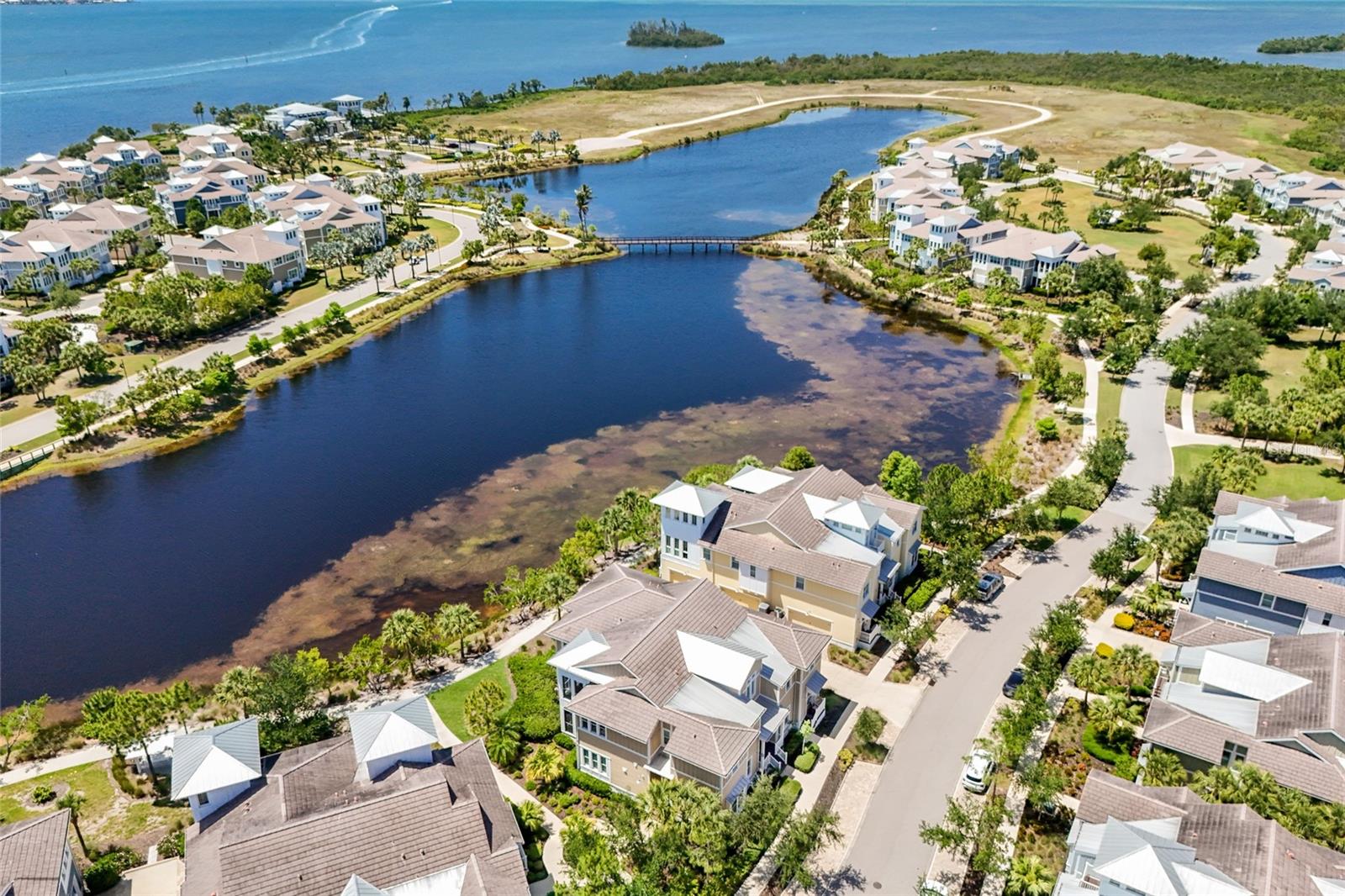 Image 37 of 70 For 258 Sapphire Lake Drive 202