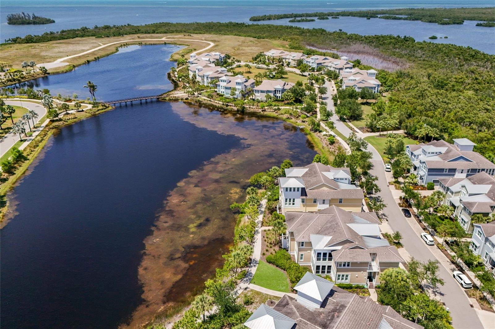 Image 38 of 70 For 258 Sapphire Lake Drive 202