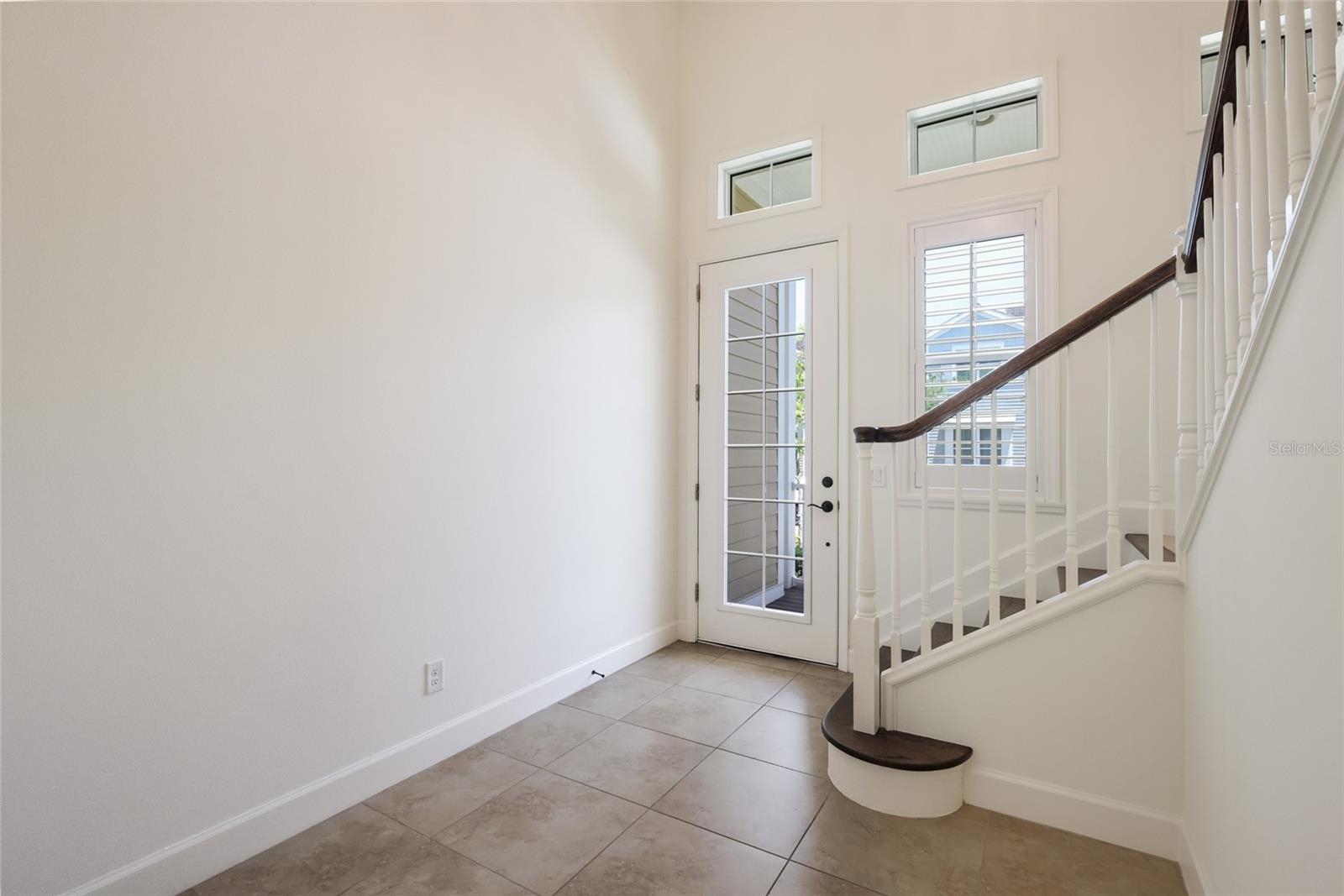 Image 6 of 70 For 258 Sapphire Lake Drive 202