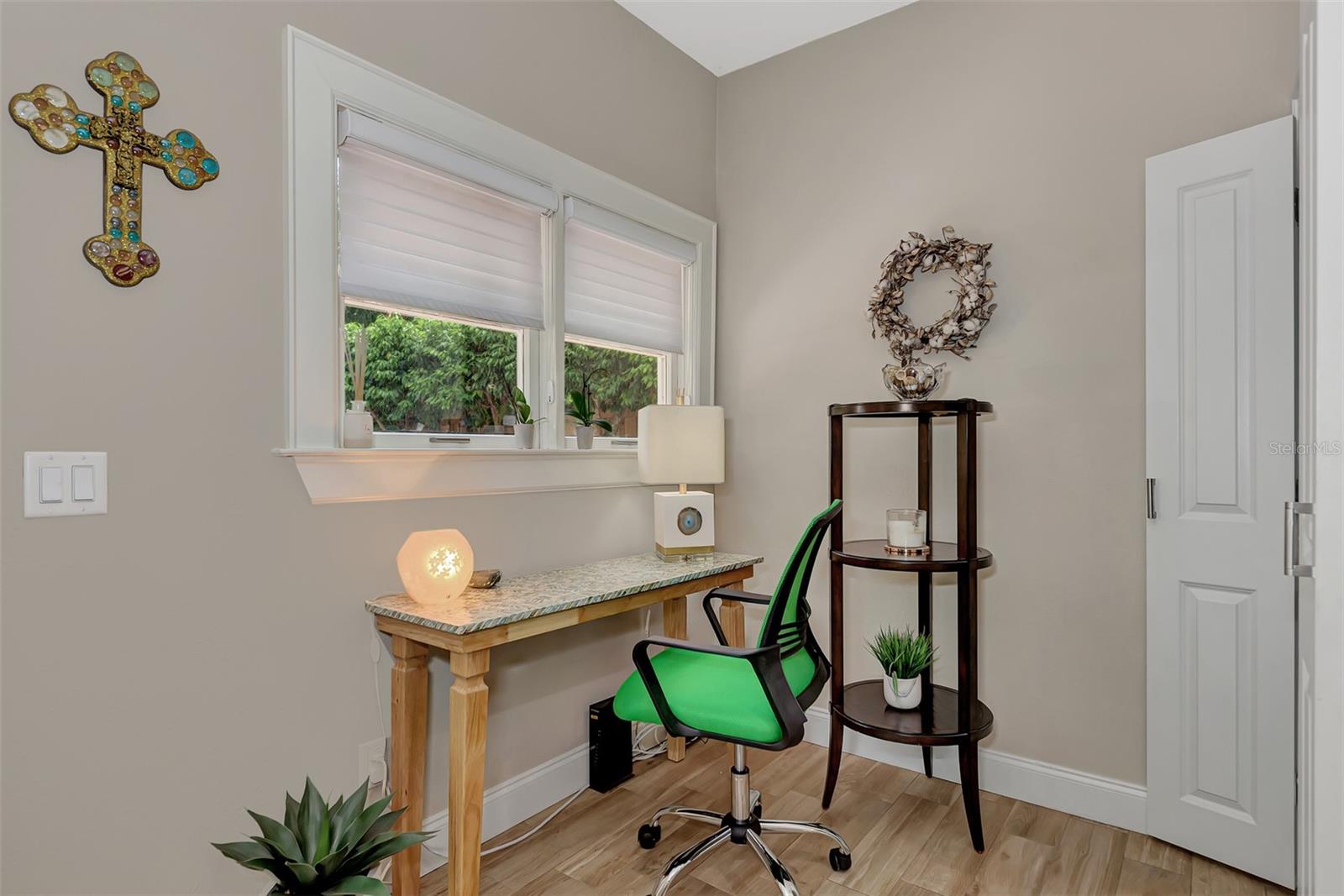 Image 11 of 39 For 1045 40th Street