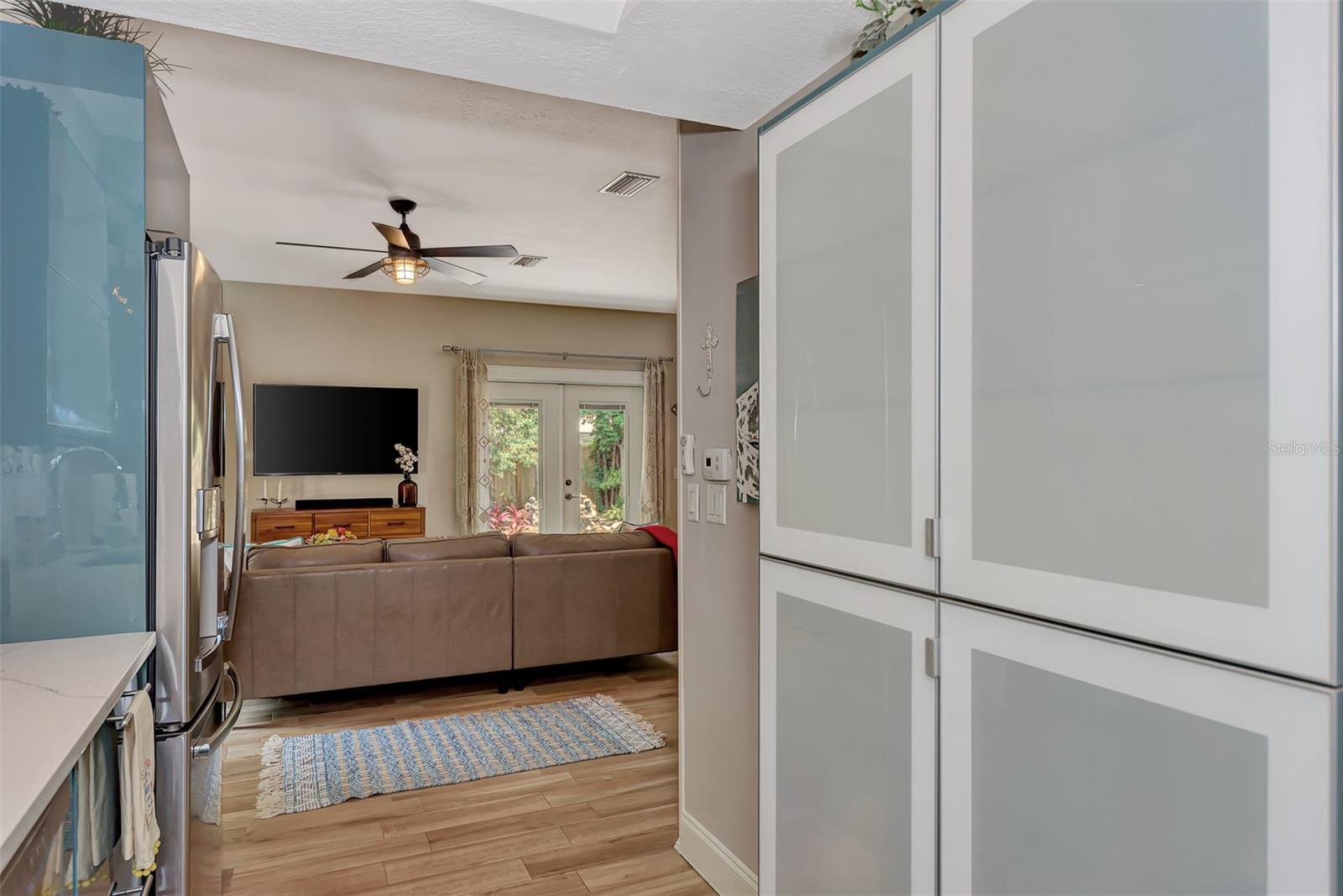 Image 17 of 39 For 1045 40th Street