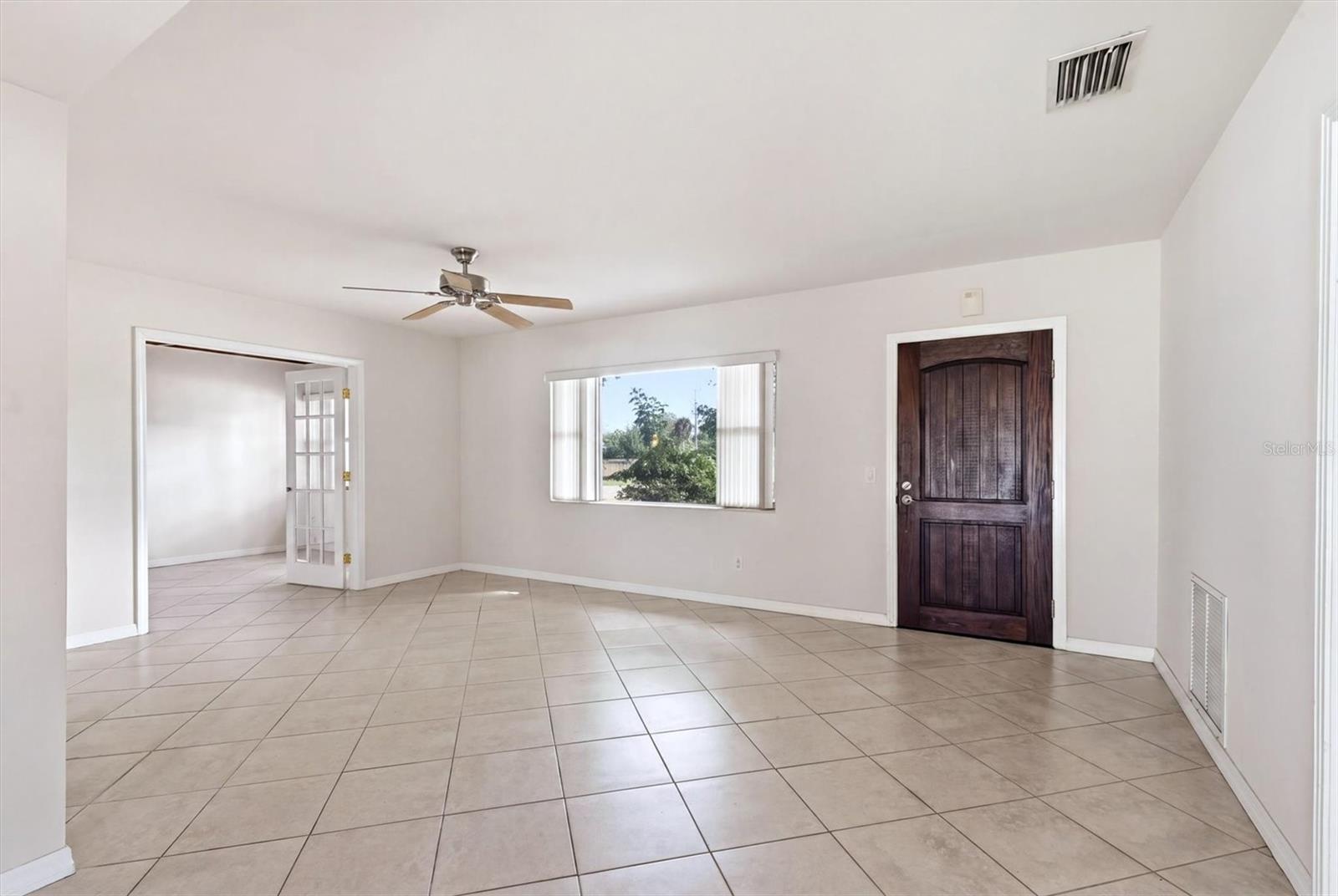 Image 6 of 38 For 6014 Border Lane
