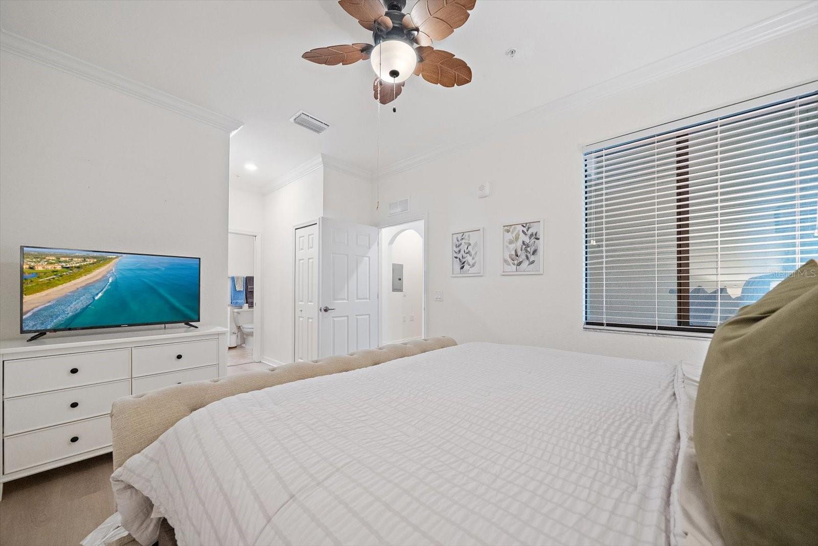 Image 14 of 52 For 17006 Vardon Terrace 401