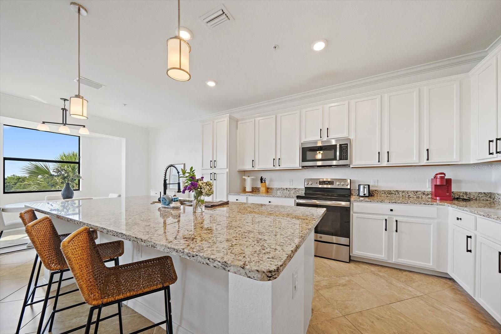 Image 5 of 52 For 17006 Vardon Terrace 401