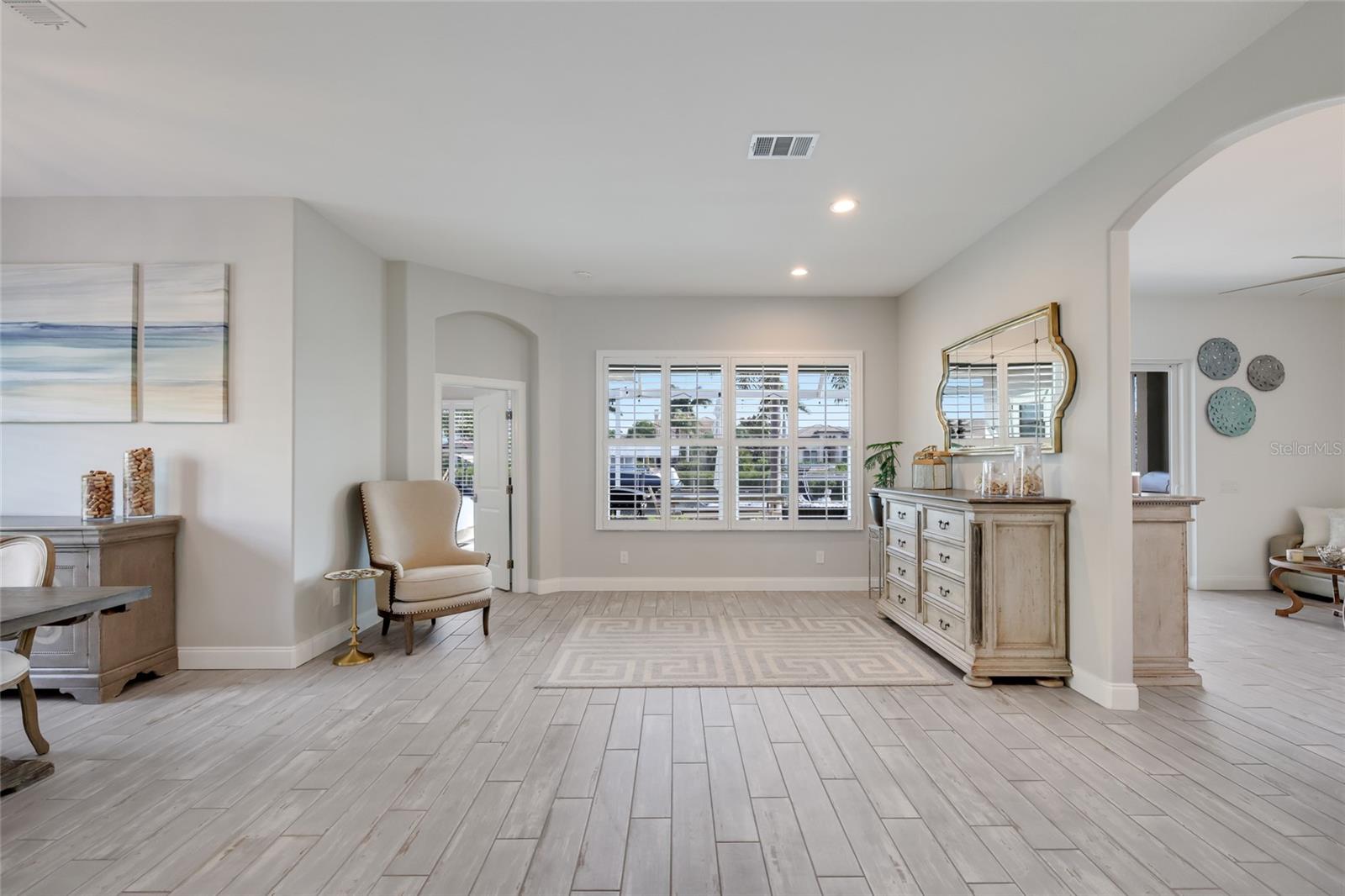 Image 16 of 54 For 3707 5th Avenue Ne