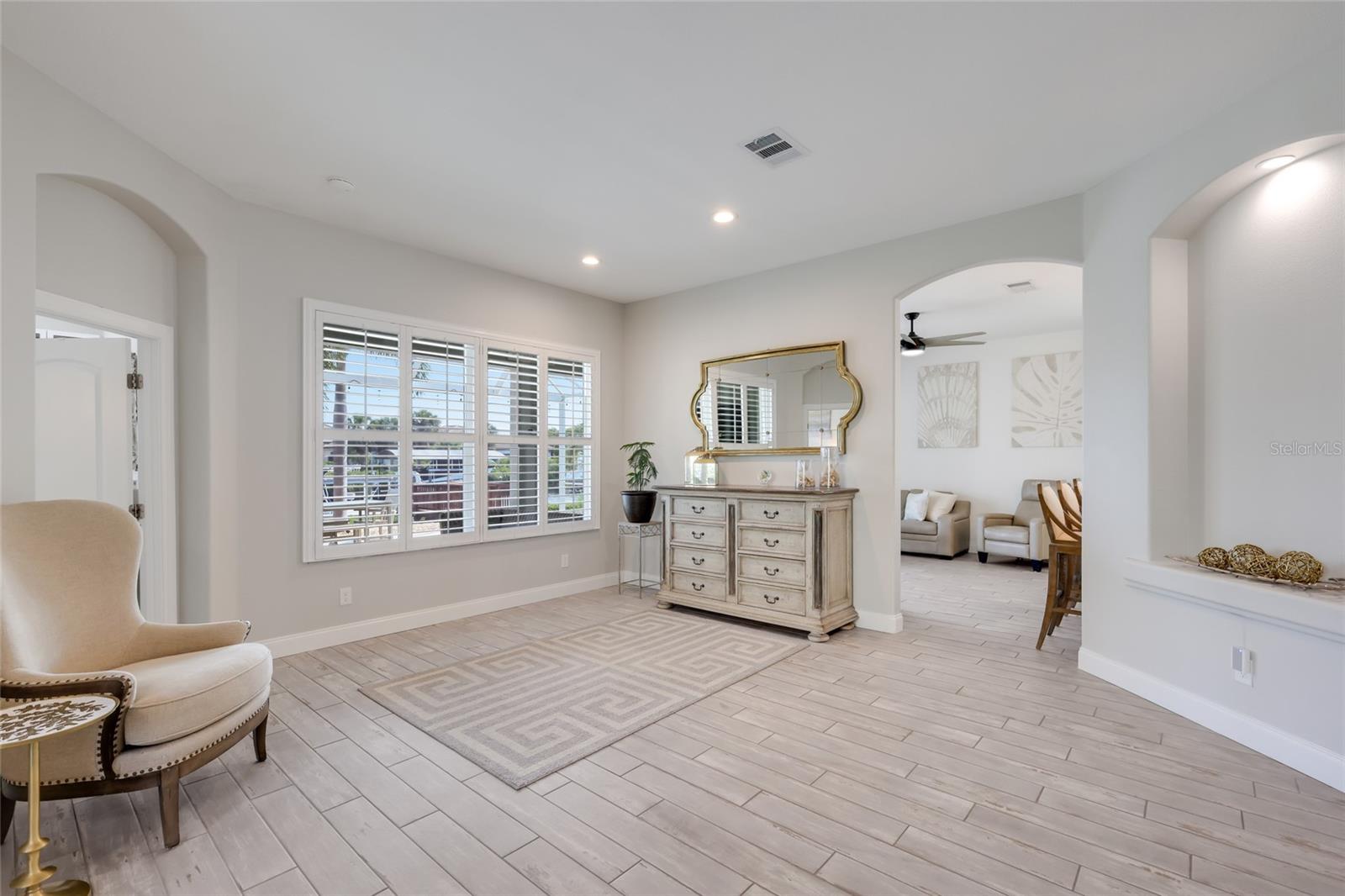 Image 17 of 54 For 3707 5th Avenue Ne