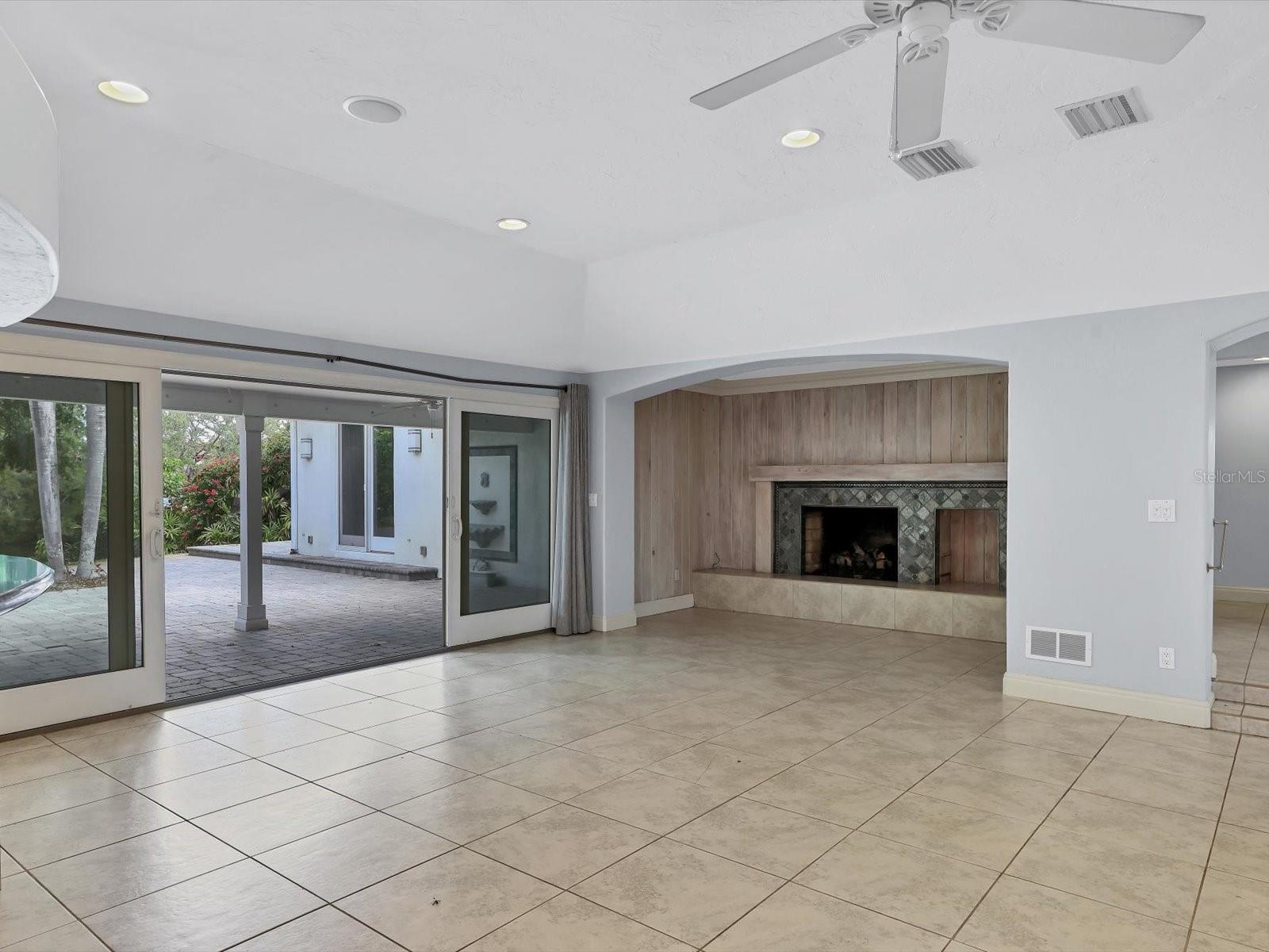 Image 12 of 39 For 3424 Tanglewood Drive