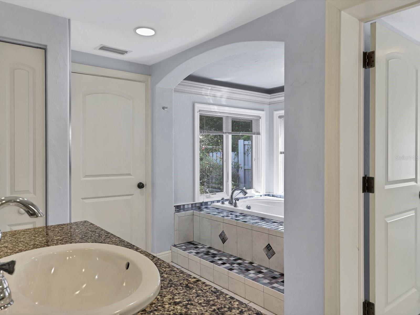 Image 18 of 39 For 3424 Tanglewood Drive