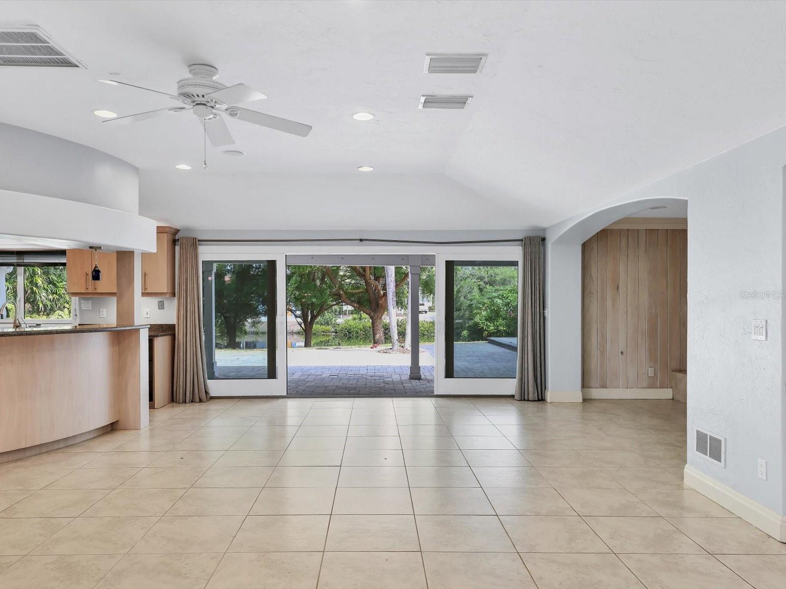 Image 5 of 39 For 3424 Tanglewood Drive