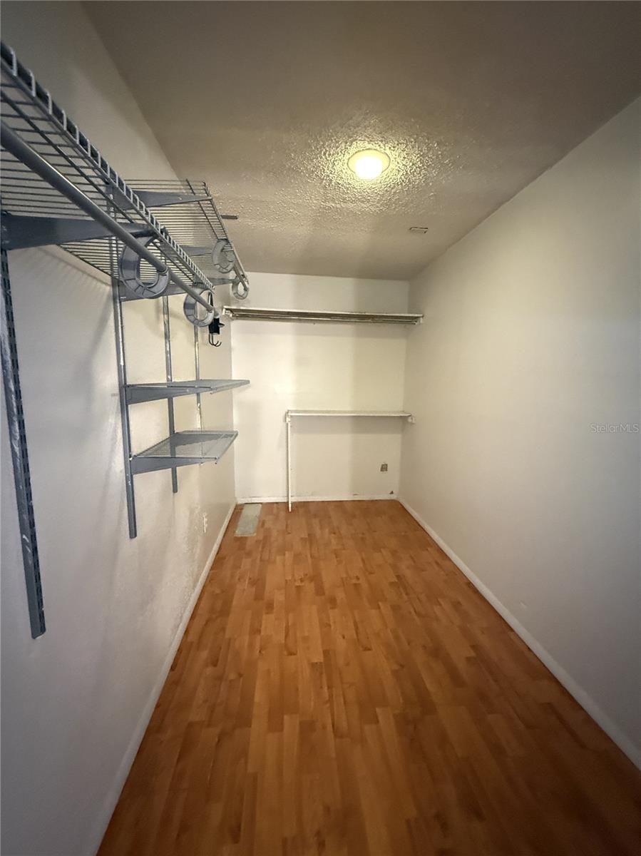 Image 18 of 30 For 915 14th Street E
