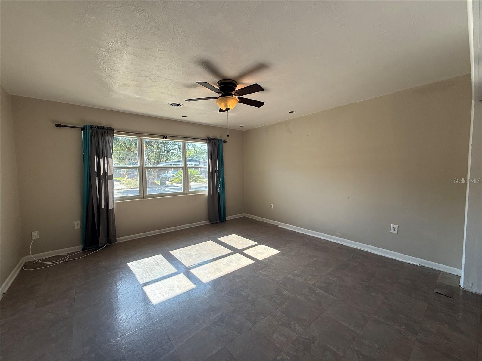 Image 2 of 30 For 915 14th Street E