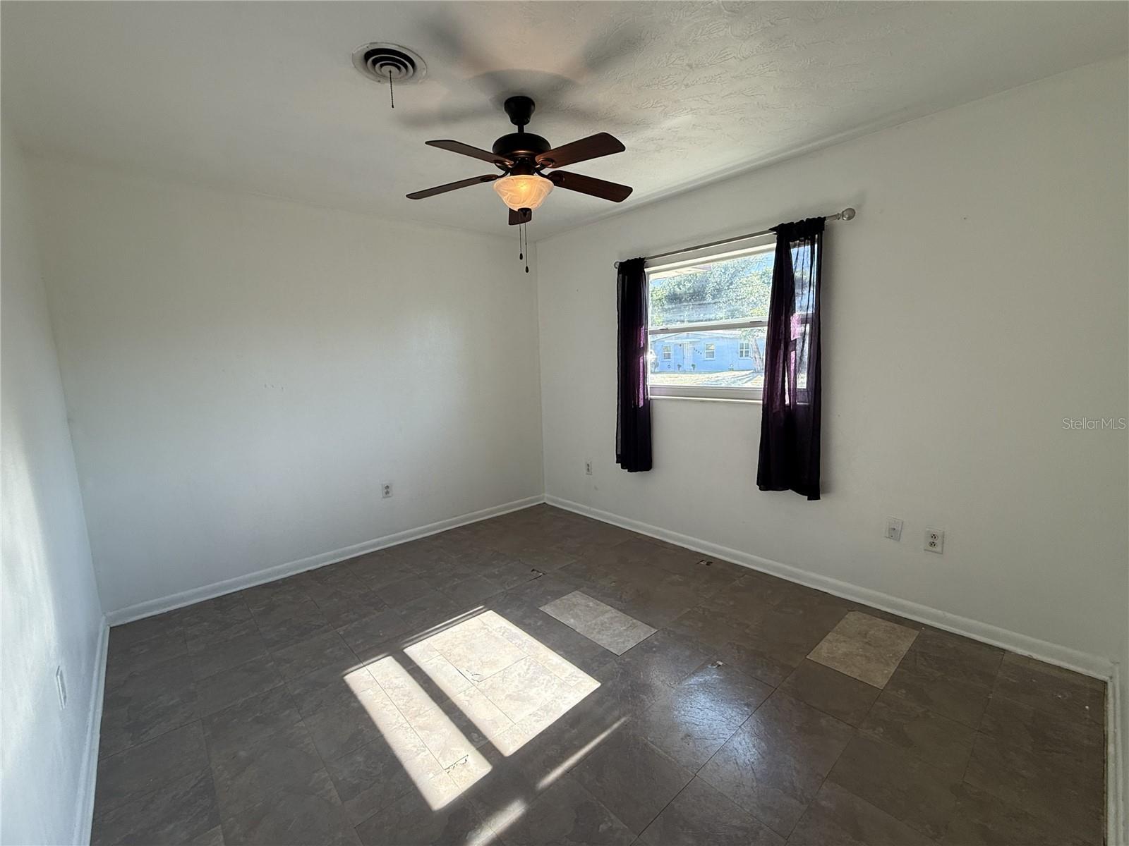 Image 21 of 30 For 915 14th Street E