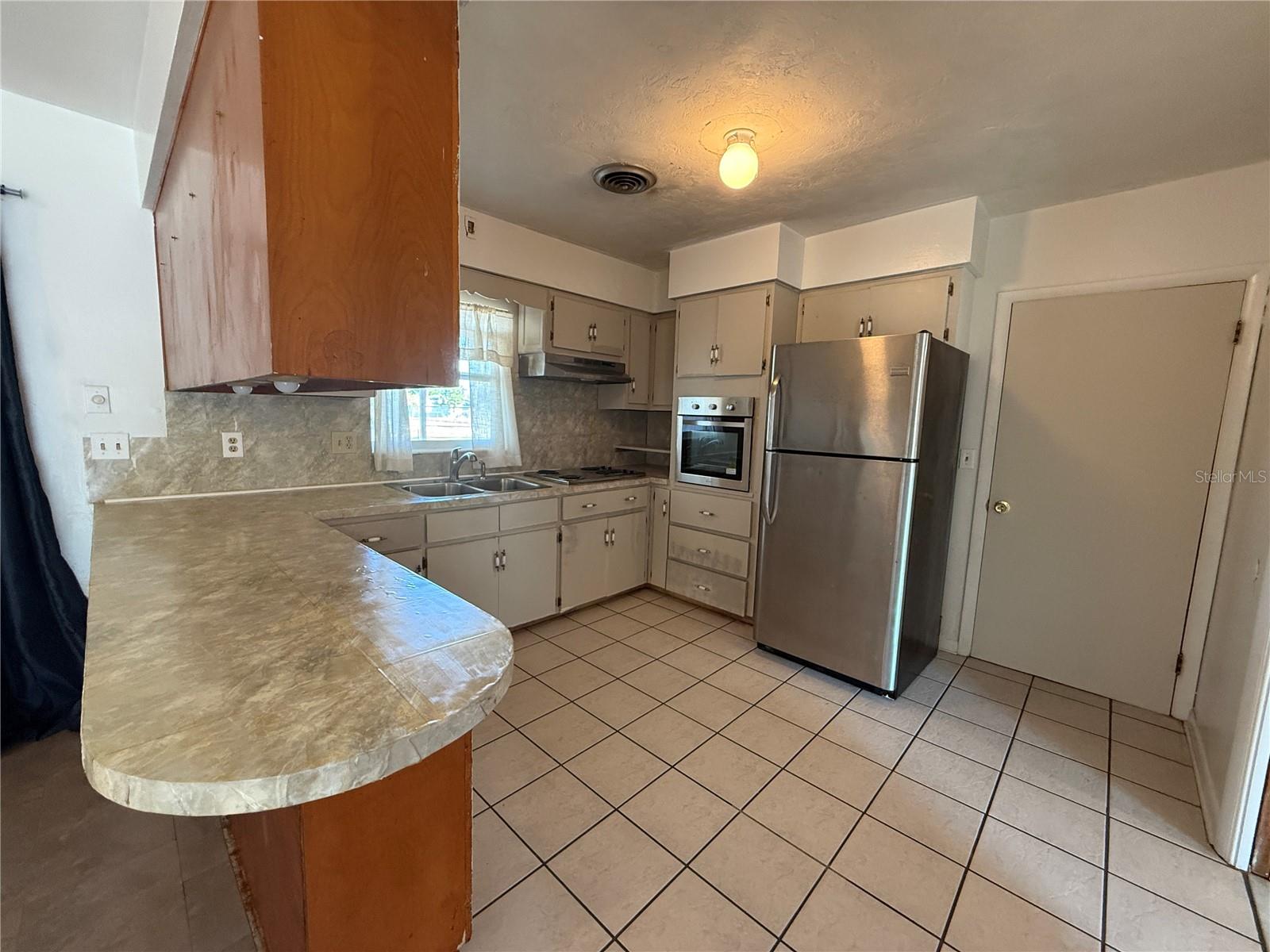 Image 8 of 30 For 915 14th Street E