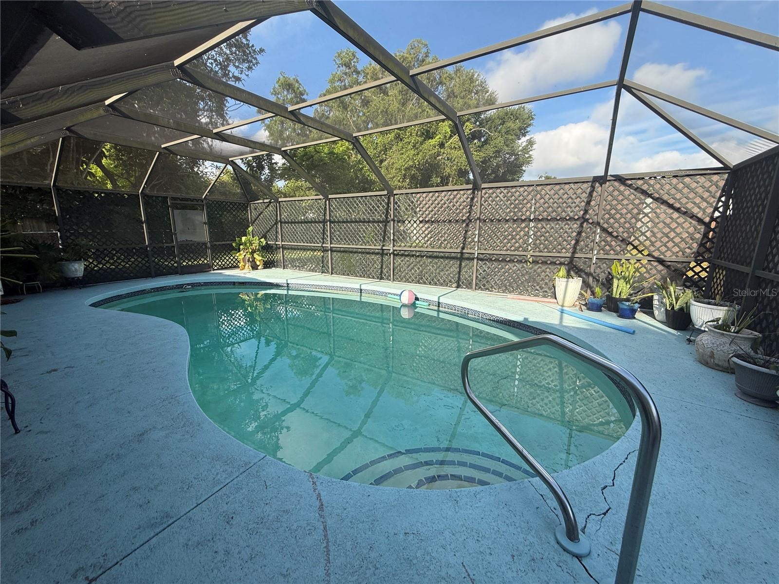 Image 16 of 19 For 2402 9th Street E
