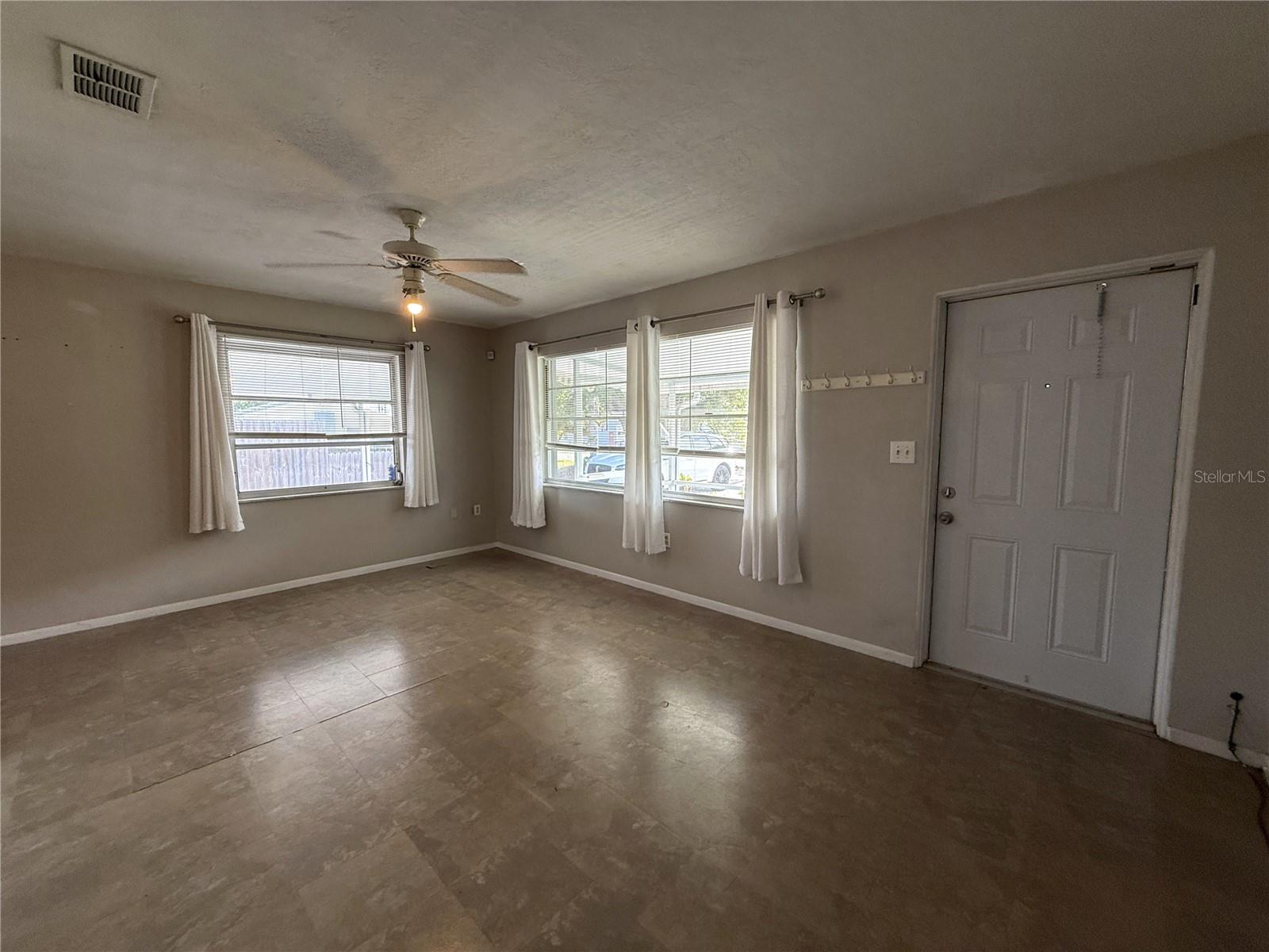 Image 4 of 19 For 2402 9th Street E