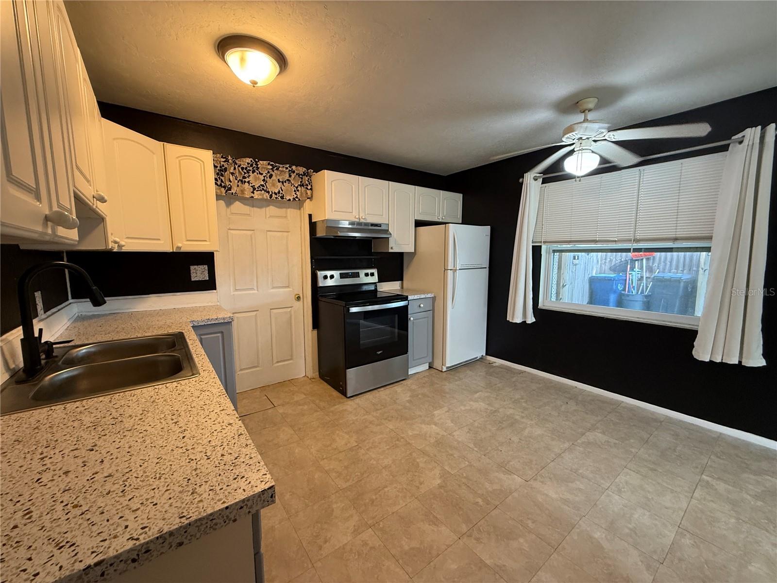 Image 8 of 19 For 2402 9th Street E