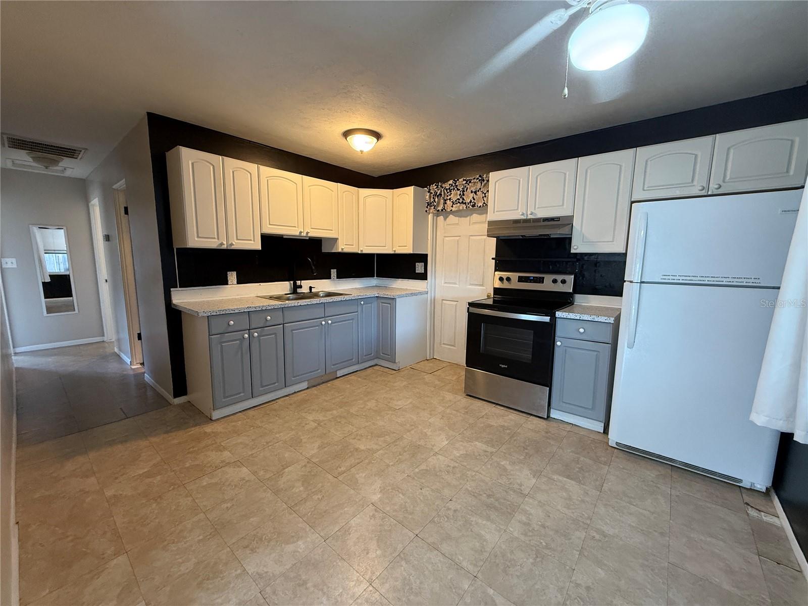 Image 9 of 19 For 2402 9th Street E