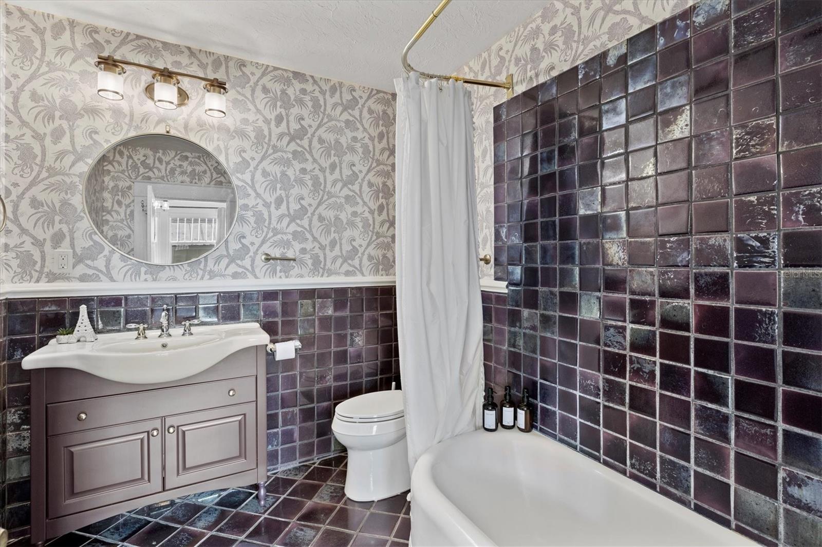 Image 22 of 70 For 1523 1st Avenue W