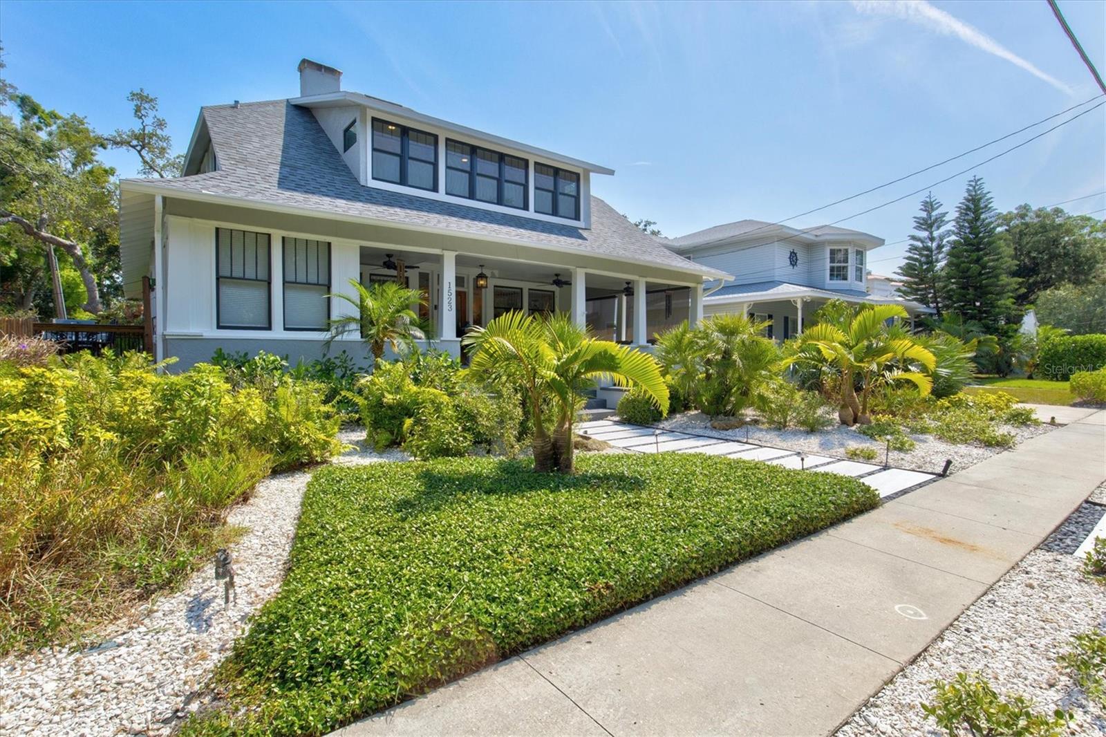 Image 3 of 70 For 1523 1st Avenue W