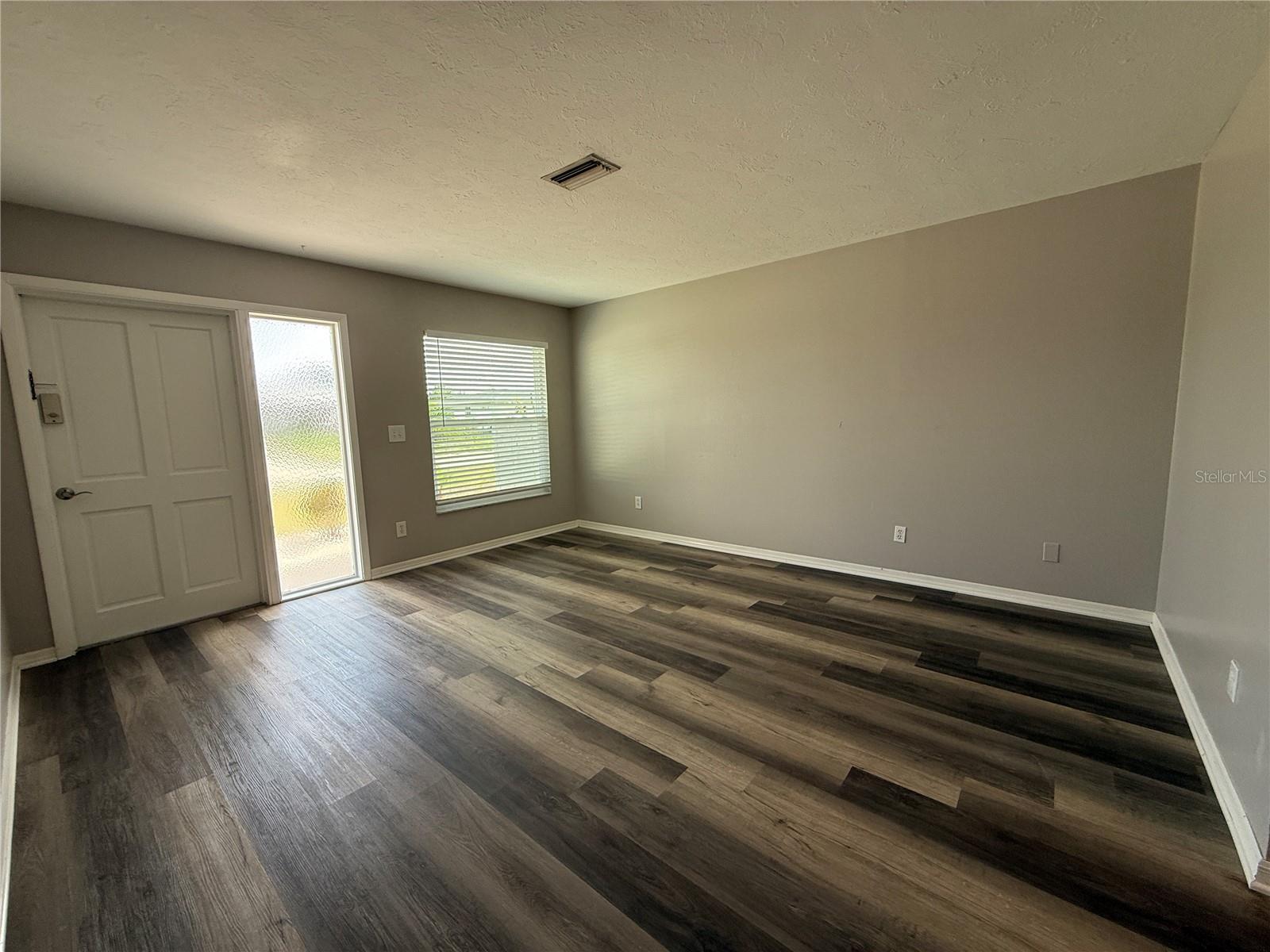 Image 2 of 14 For 464 Briarwood Road
