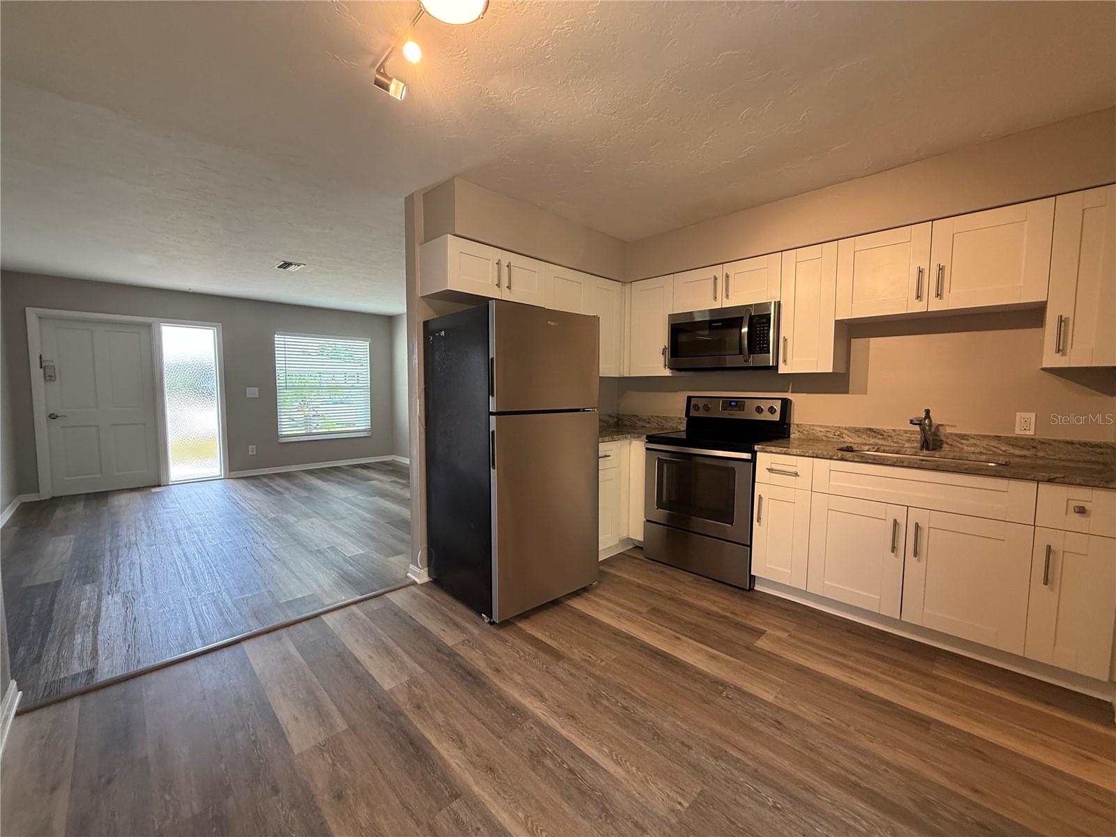 Image 6 of 14 For 464 Briarwood Road
