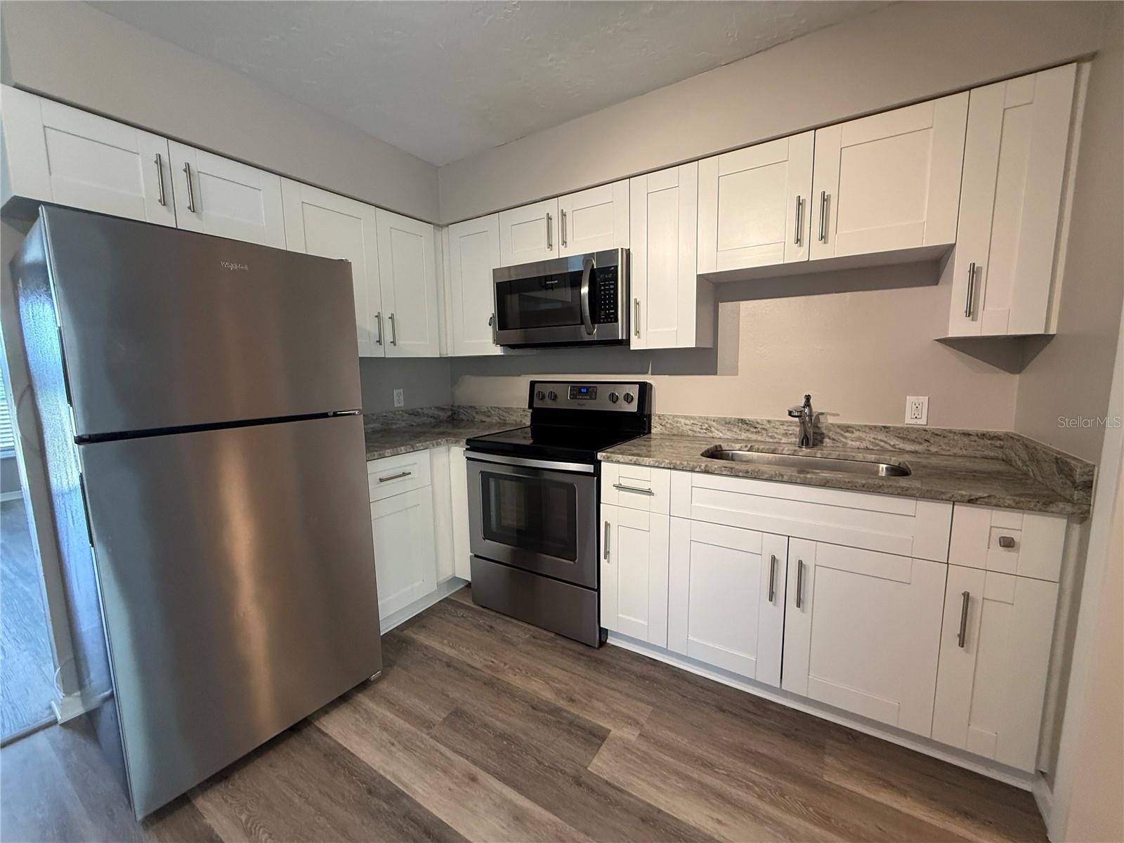 Image 7 of 14 For 464 Briarwood Road