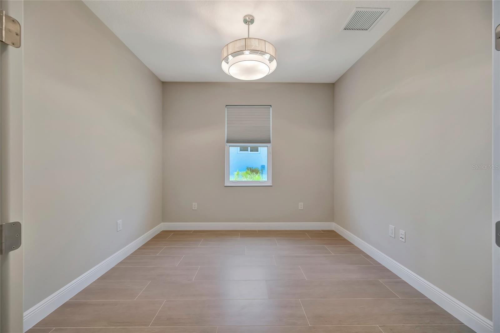 Image 49 of 97 For 1124 Waterline Court